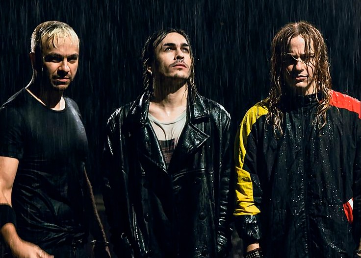 Los que están en el monumental para ver a airbag: