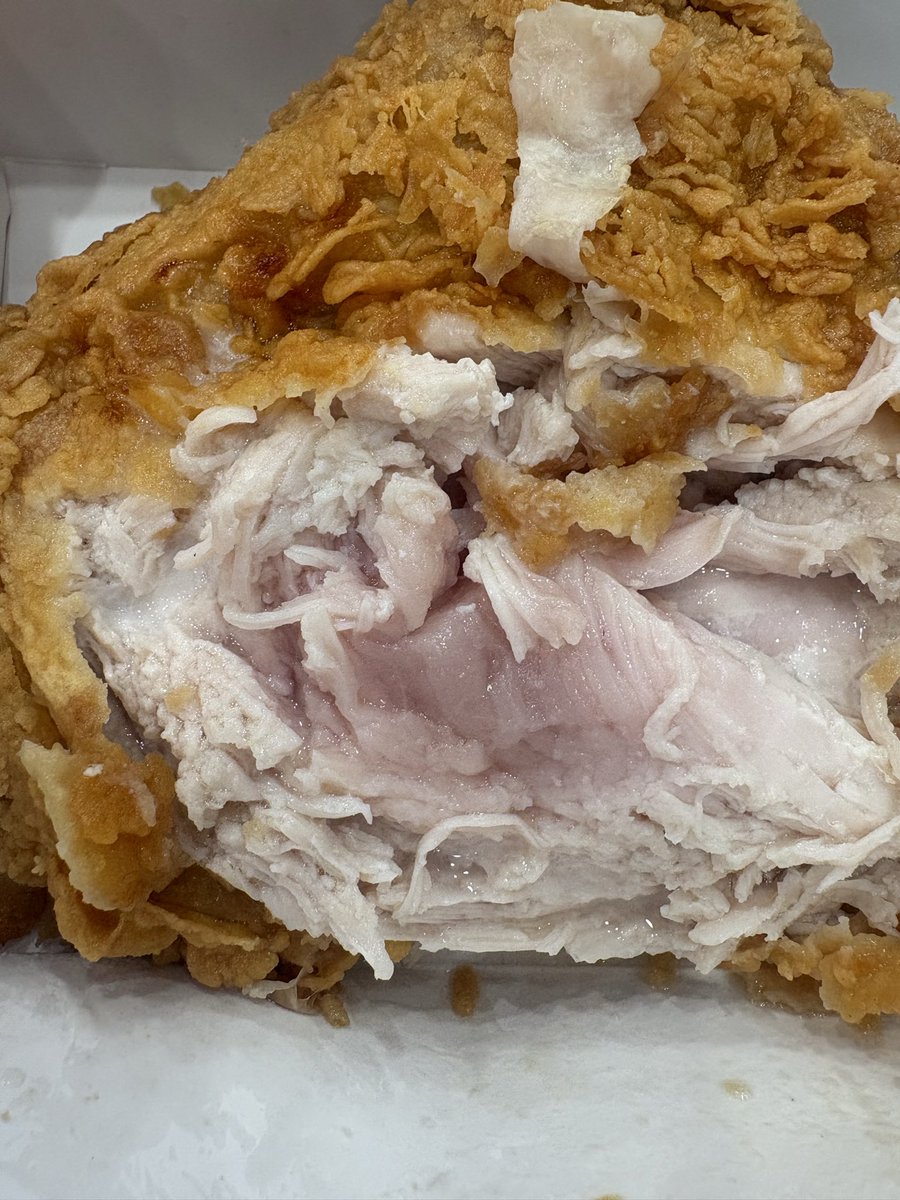 Milz403's tweet photo. @Popeyes are you looking for a lawsuit????? Uncooked chicken https://t.co/dRzpbWJX4e