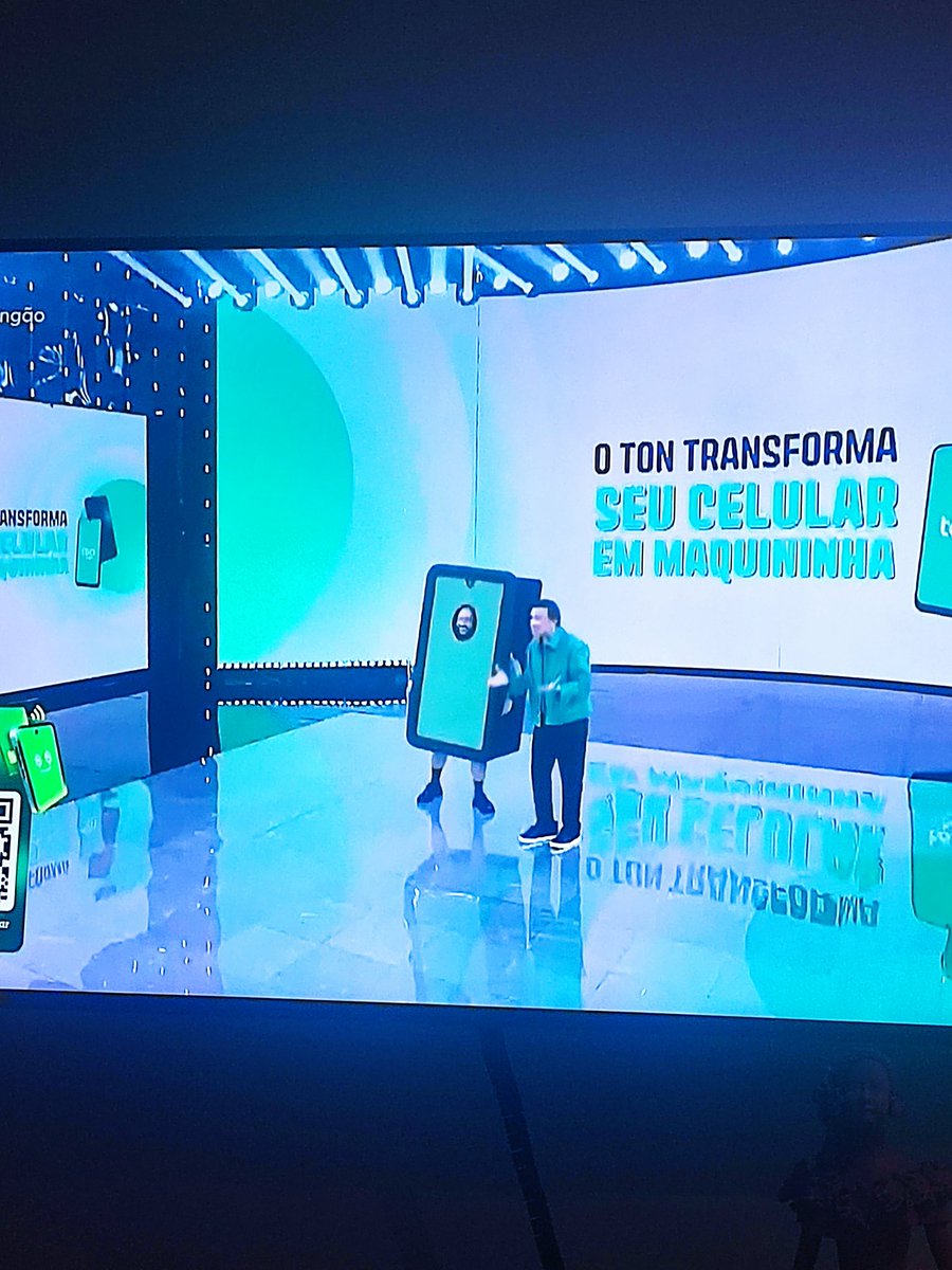 Gustavo641's tweet photo. @domingao 
A propaganda é boa, mas s forma de como é feito, cara poderia ser mais sério e organizado, 
@rafaelportugal @oedgama
#fraco https://t.co/EpFb27g1Jp