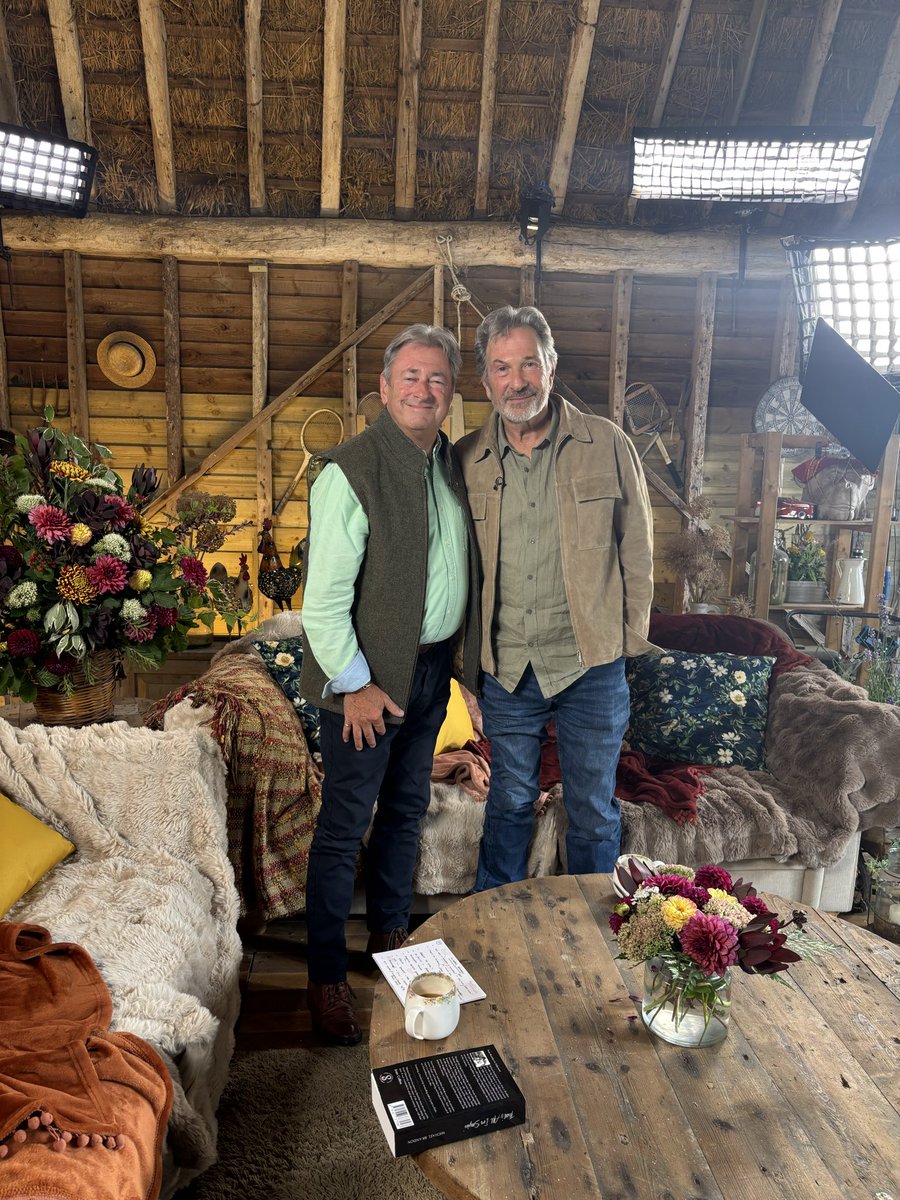 Iain_McCallum's tweet photo. Next Sunday check out #itvloveyourweekend with #alantitchmarshmbe when you will see the brilliant @MrMBrandon chatting #ThatsAllImSayin alongside the fabulous @RachelShenton and #simonlipkin๐๐ป๐๐ป๐๐ป. I was there for the record and they are all fantastic!! https://t.co/EuxcTxHAXH