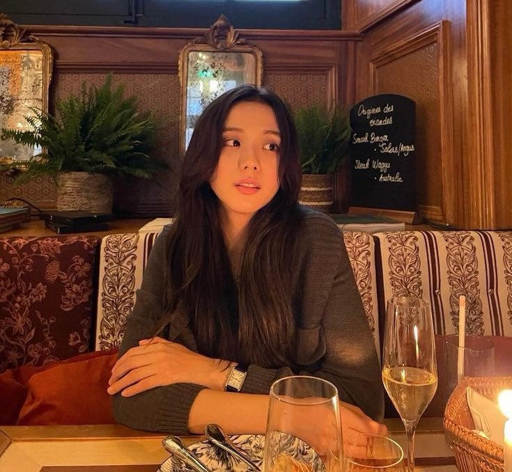 abrilvsjisoo's tweet photo. solo imagínense una colaboración de Jisoo y Zayn, DIOS https://t.co/FslnucXFD7