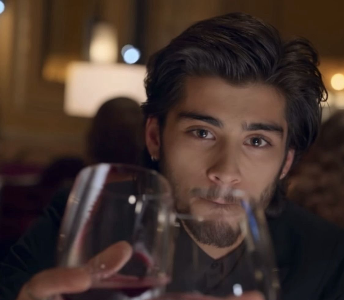 abrilvsjisoo's tweet photo. solo imagínense una colaboración de Jisoo y Zayn, DIOS https://t.co/FslnucXFD7