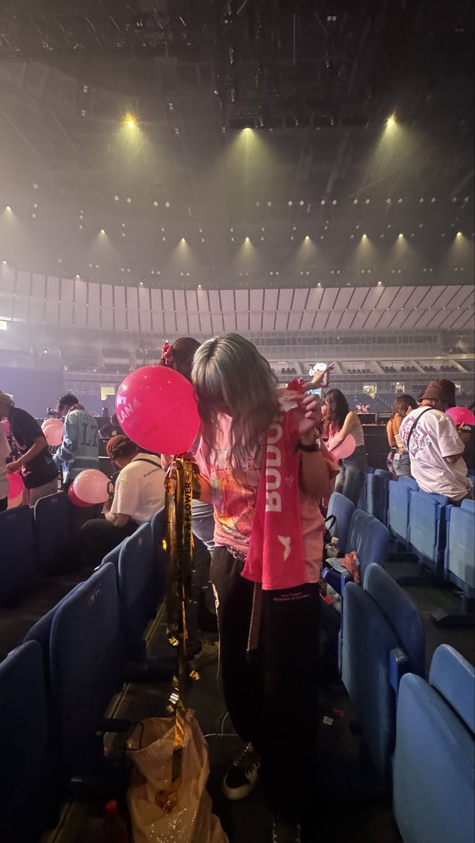 xxgrm___'s tweet photo. "LIKE A FLOWER"in横アリ
LANAちゃんちょー近くて可愛くて🩷✨
次はもっとギャルギャルして会いに行くね
素敵な時間をありがとう❕めちゃ楽しかった➰
しかも直筆サイン当たったよ❕書いてくれてありがとうだいすき😭💖💖💖
#LANA #streetprincess https://t.co/daRsZ3e9vY