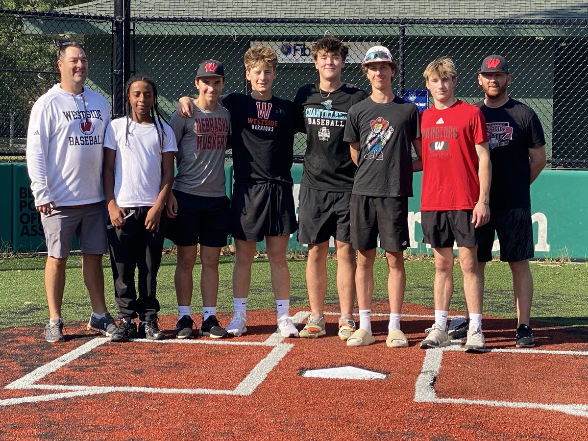 bpoaofomaha's tweet photo. Shot out to the Westside High School baseball team for volunteering there time to do a team cleanup of the Kerrie Orozco Memorial Ballfield. Thank you for your efforts to the north Omaha community and honoring Kerrie‘s memory. #KerrieOn #omahapolicedepartment #westsidebaseball https://t.co/sEP1NvTaH1