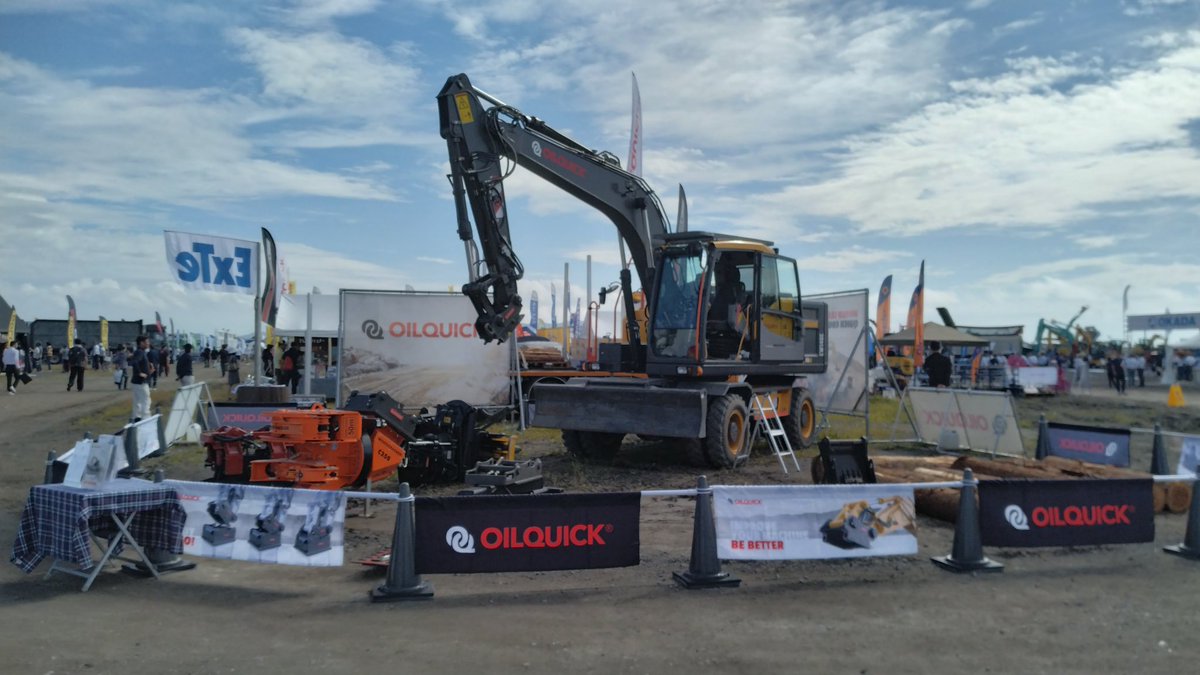 OilquickJPN's tweet photo. #みやぎ2025森林・林業・環境機械展示実演会 に参加しています!
開催は本日まで！#オイルクイック を間近で見てみたい方、操作方法を見てみたい方、ご遠慮なくお申し付け下さい! https://t.co/90KjWQIoth