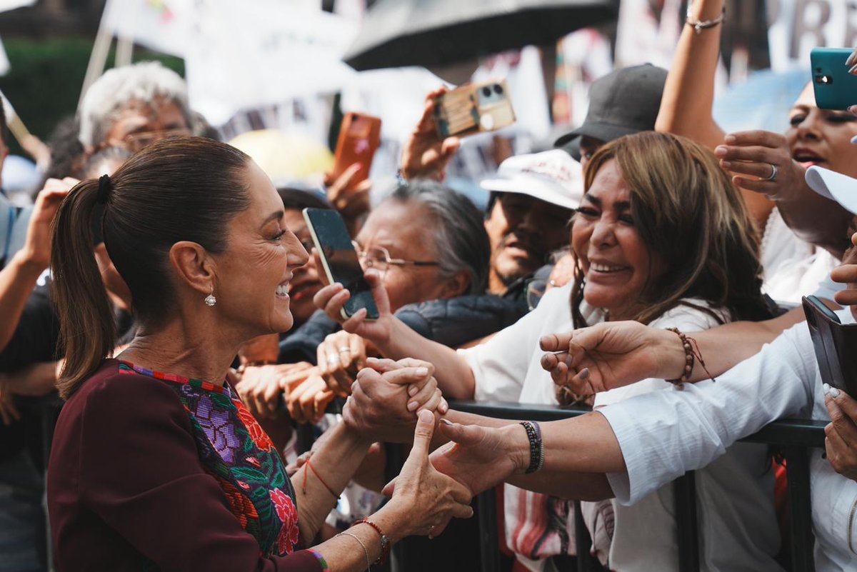 TabascoJavier's tweet image. La transformación de México comenzó en 2018 y hoy, 7 años después sigue llevando bienestar bajo el principio de ‘por el bien de todos, primero los pobres’. Este movimiento que hoy encabeza la Presidenta @Claudiashein está más fuerte que nunca y ¡Nadie lo para!