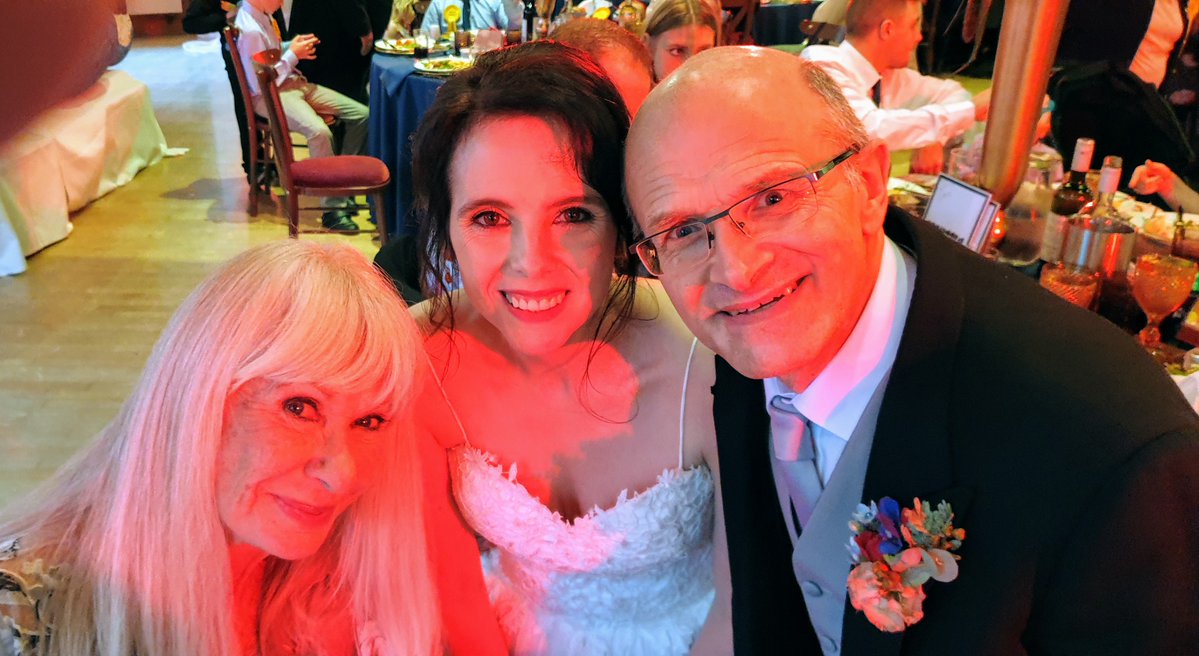 uptone's tweet image. And this happened 6 years ago today at @RavenswoodVenue! Happy Anniversary @gemthetwit🥰 Yes, that really is Carol Cleveland!
pythonesquewedding.co.uk @montypython #MontyPython #MontyPythonWedding