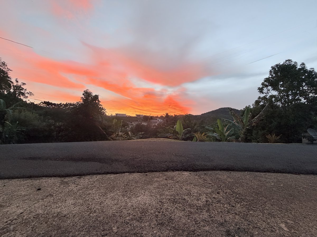 ⁦<a href="/CycloforumsPR/">CycloforumsPR</a>⁩ ⁦<a href="/adamonzon/">Ada Monzón</a>⁩ ⁦<a href="/JohnMoralesTV/">John Morales</a>⁩ desde #Corozal #PuertoRico. From #Corozal #PuertoRico #Sunset