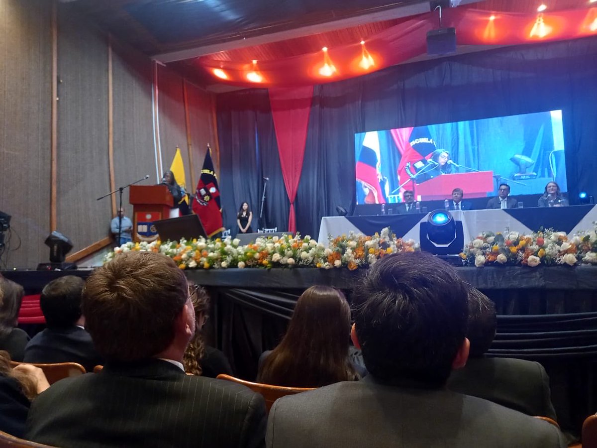 CABIPANC's tweet photo. #NoticiasIPANC | Agradecemos la invitación a la sesión solemne y felicitamos a la @EPNEcuador por su aniversario No. 156 de creación.
Desde #IPANC, nos hemos aliado con la #EPN, una de las universidades más prestigiosas del país, para desarrollar diversos proyectos que fomentan el desarrollo sostenible, la resiliencia y la equidad social.
Visítanos en https://t.co/OgoB6IW3yY
@monicamaruri64