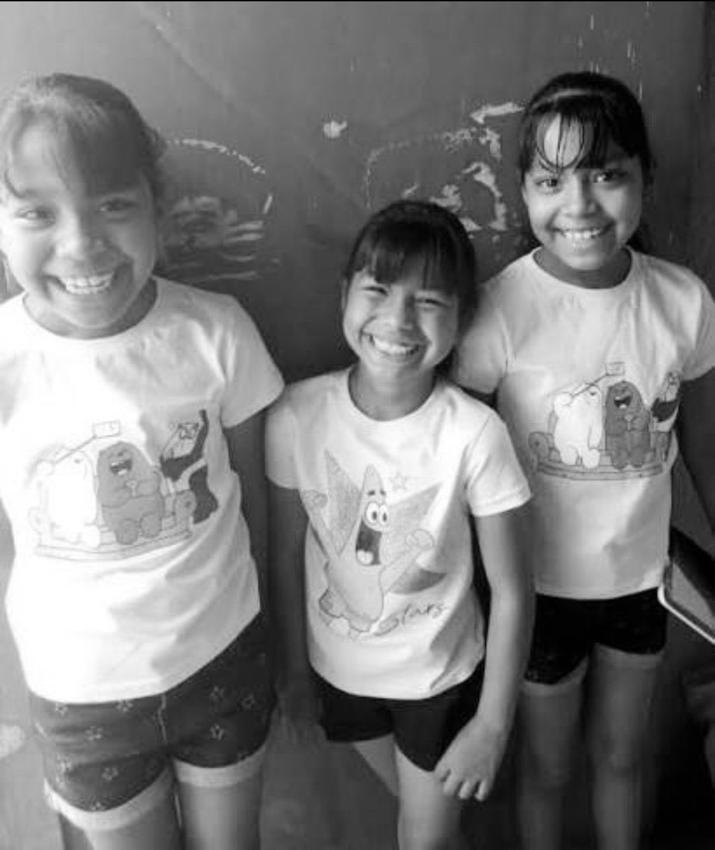 MariaVFH's tweet photo. Niñas que le importan a los chairos / Niñas que no le importan a los chairos https://t.co/xvvgjOPhPJ