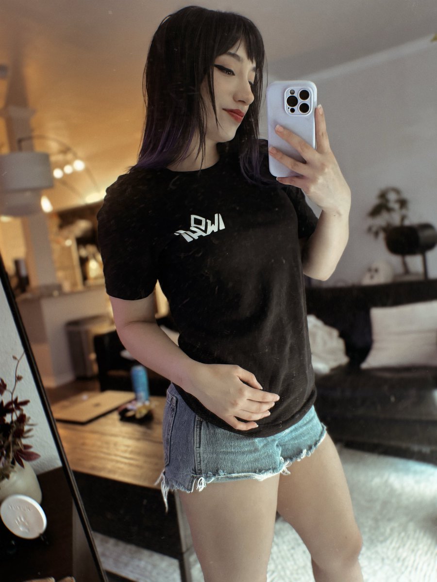 ZeldasLullabyy's tweet image. Made sure to rep the @WomenofHalo on Championship Sunday. GGs to everyone. Cheering you all on and can’t wait to see what happens at Worlds. 

This community will always hold a special place in my heart. Love you guys. 💜
#HCS #HCSCharlotte25