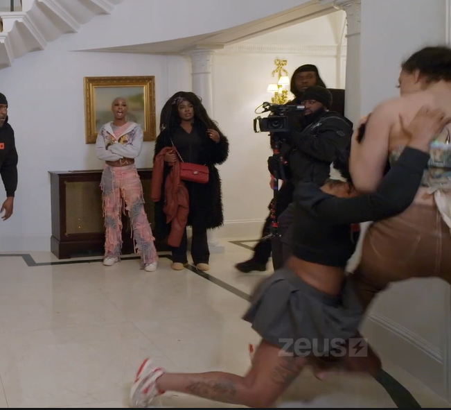 TheCarterFilez's tweet photo. Lex keep bringing this girl to her knees lol #baddiesafrica https://t.co/0k6YxgqWOp