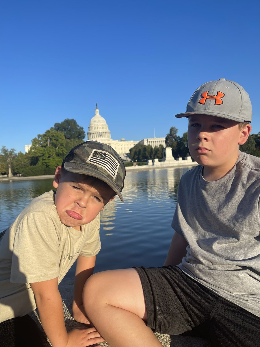 jllemonade11's tweet photo. @timburchett Hey, fellow Tennesseans here in DC. The shutdown is raining on our parade just a bit. Got two boys that wanted to tour the Capitol and see the declaration. Thought maybe you can give us a good food spot or maybe a selfie from our favorite congressman! https://t.co/oOmYoAPXAd