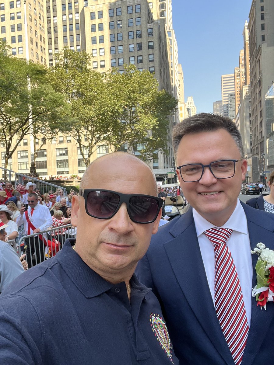PolishCuisine's tweet photo. The 88th annual Pulaski Day Parade in NYC- what a beautiful day to remember & what a day to truly be Polish π΅π±π #ParadaPulaskiego #PulaskiDayParade #PolishParade #PolishHeritage #Manhattan #NYC #PolishAmericanHeritageMonth #NewYork #BialoCzerwoni π΅π±πΊπΈ https://t.co/WGOAfmYzED