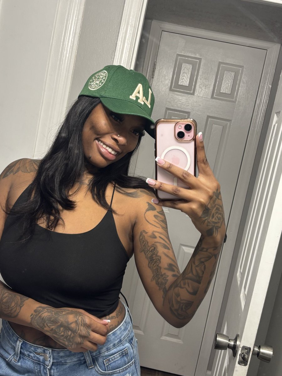 BrittLatonia_'s tweet image. I’m literally just a girl 🥰 #myasu