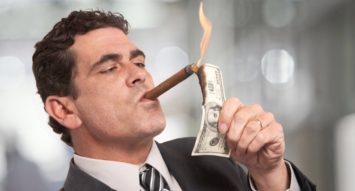 El es Juan Carlos. 

El dueño de la imprenta encargada de impresión de boletas de las elecciones en PBA esperando que salte toda la bosta de las offshores de Diego Santilli.