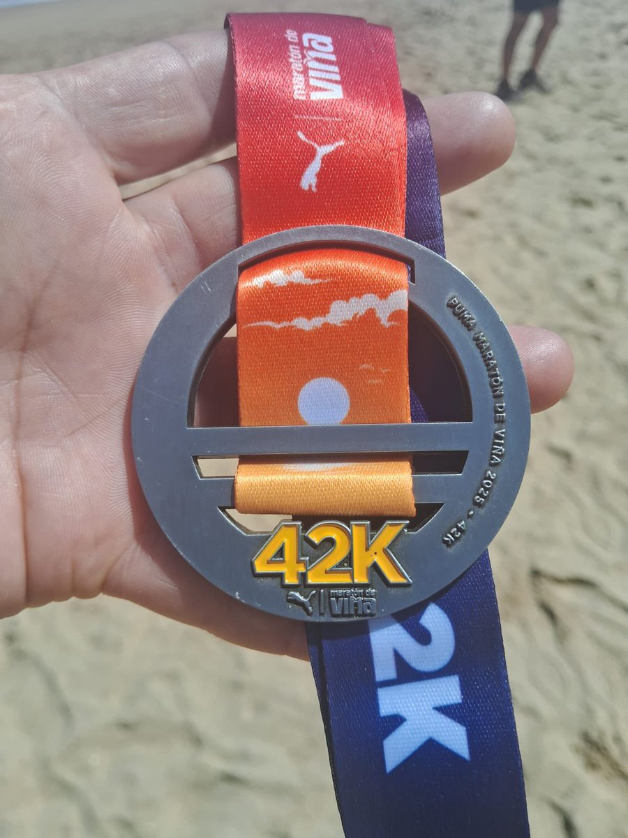 Vial_Runners's tweet photo. Tras correr el maratón de Viña del Mar, Andrés le dedicó unas palabras a Emilio Rivera: “MISION CUMPLIDA, SE LOGRÓ. MI MEDALLA DE LOS 42K SE LA DEDICO A MI AMIGO EMILIO QEPD, SIEMPRE DANDOME TUS BUENAS ENERGÍAS… VUELA ALTO AMIGO .”  @maratonvina @CorporacionVial 💛🖤🕊️ https://t.co/p3BONYXljx