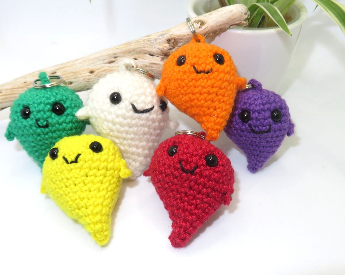 N_E_Creations's tweet image. How cute is Gary the Ghost and his colourful friends?
Feel free to ask for an alternative colour
necreationsshop.etsy.com/listing/131592…

#UKGiftHour #UKGiftAM #ShopIndie #halloween #spookymonth #ghost