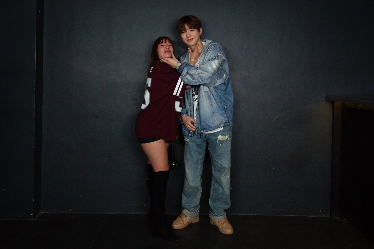 justvi_olet's tweet image. I am obsessed with my pictures 🥺💓
Showed him the tattoo he drew for me in Canada

I waited so long for this 
#KangDaniel #FlowD #강다니엘 #KANGDANIEL_IN_MEXICO 
#ACT_NEW_EPISODE_MEXICO