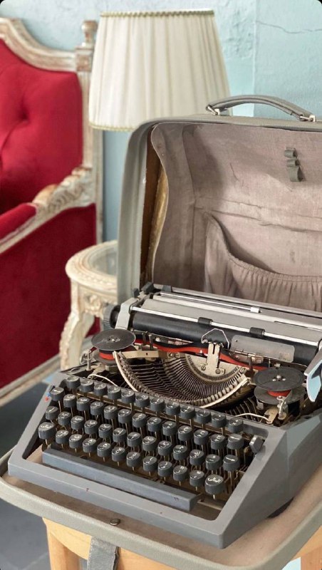 أعمار ضائعة بسبب وهم التوقيت المناسب  .