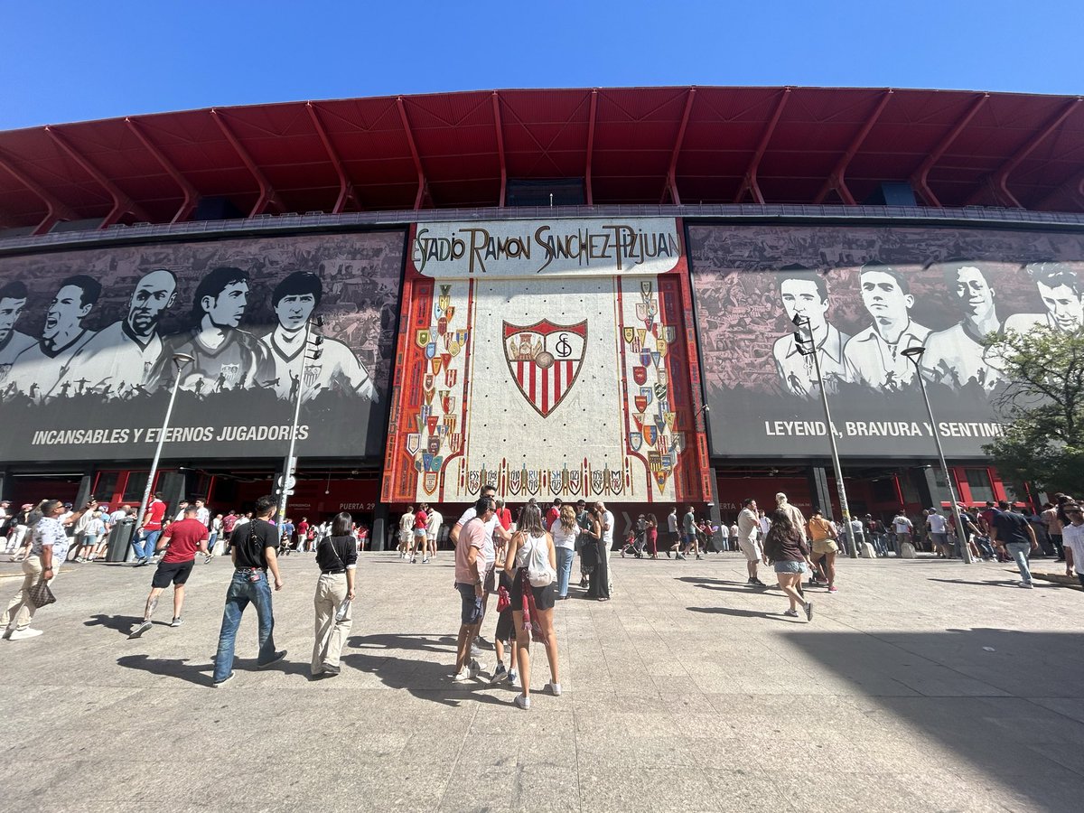 PidgeFitz's tweet photo. Sevilla v Barca 🇪🇸 

What a citeh, what a game! https://t.co/7YaXVuhJiZ