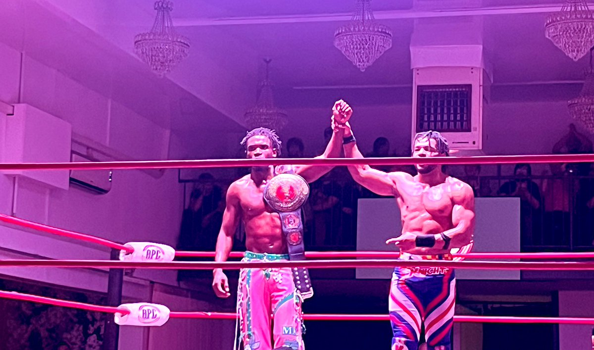 La fin d’un très bon show de l’<a href="/APCcatch/">APC CATCH</a> 

New World marque vraiment un nouveau monde pour l’APC, entre moments marquants, teasing d’une grande rivalité future et grandes annonces pour les prochains shows de l’APC, c’était vraiment un excellent show. 👏🏻

Hâte d’être au prochain.