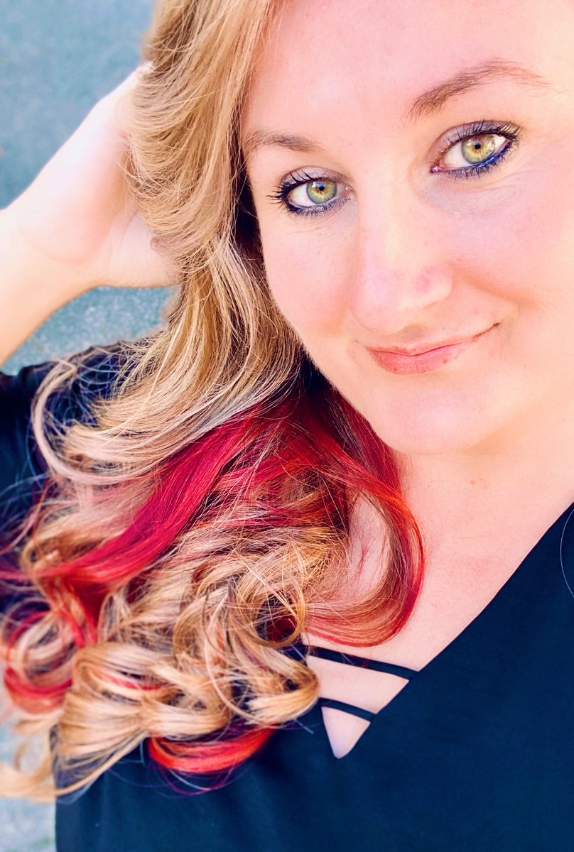 ro4rity's tweet image. Remettre un peu de rouge dans mes cheveux … j’adore ! 

#hairstyle #metalgirl #geekette