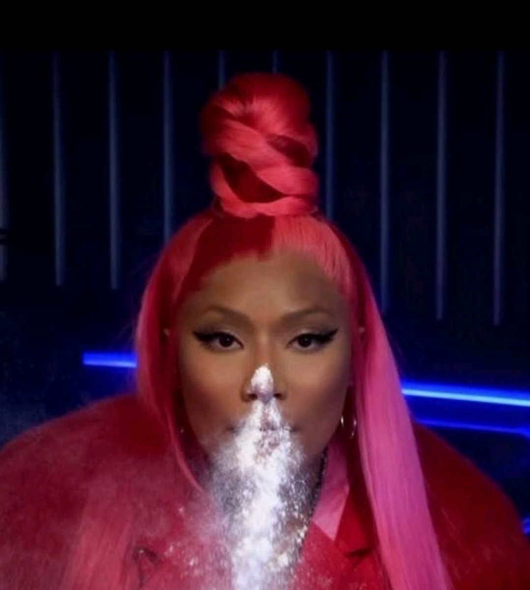 TrollyOlly4's tweet image. “Whole career is downhill like the slopes in Aspen” - Cardi B - #Trophies