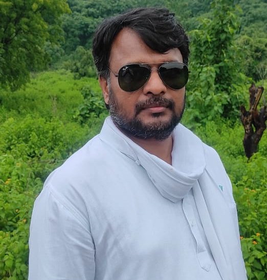 जनपद कौशाम्बी के शिक्षकों के हृदय सम्राट,तेज तर्रार जिलाध्यक्ष शिक्षकों की सच्चे हितैषी,स्पष्टवक्ता,ईमानदार,मिलनसार,भयमुक्त दलाल मुक्त की सोच वाले यशस्वी श्री अनिल कुमार सिंह जी जिलाध्यक्ष उ0 प्र0 प्रा0 शि0 संघ जनपद कौशाम्बी को जन्मदिन की हार्दिक शुभकामनाएं एवं ढेर सारी बधाइयां।