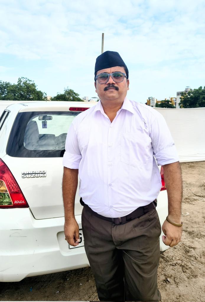 TheHitendrasinh's tweet image. #RSS100Years संघ शताब्दी वर्ष की ऐतिहासिक क्षण में शामिल होने का अविस्मरणीय विजयादशमी उत्सव

100 वर्षों से लगातार निस्वार्थ मातृभूमि को समर्पित &quot;व्यक्ति निर्माण से राष्ट्रनिर्माण&quot; एवं समरसता और देश सेवा में समर्पित विश्व के सबसे बड़े सामाजिक संगठन का स्वयं सेवक होने पर गर्व है।