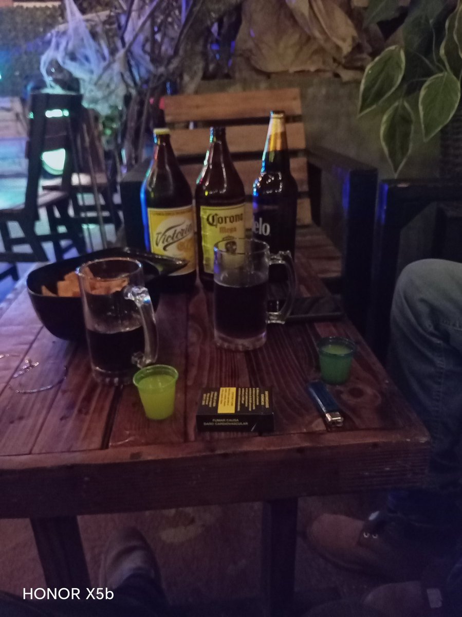 KRYZTALPARYZ1's tweet photo. Pero no les gusta la fiesta y a mí no me gusta a mí me encanta yea https://t.co/mRFmkHgoZy