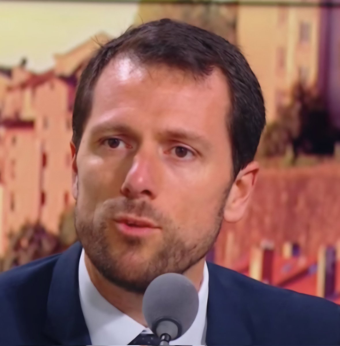 AntoineNogent's tweet photo. @MathieuMlefevre député de la 5ème circo du 94 devient Ministre chargé avec le parlement et Sandrine Lalanne devient la nouvelle député
Cher Mathieu félicitation tu es un homme de compromis ce poste est fait pour toi tu vois il faut savoir être patient pour obtenir bonne route. https://t.co/HtzZZG1iZv