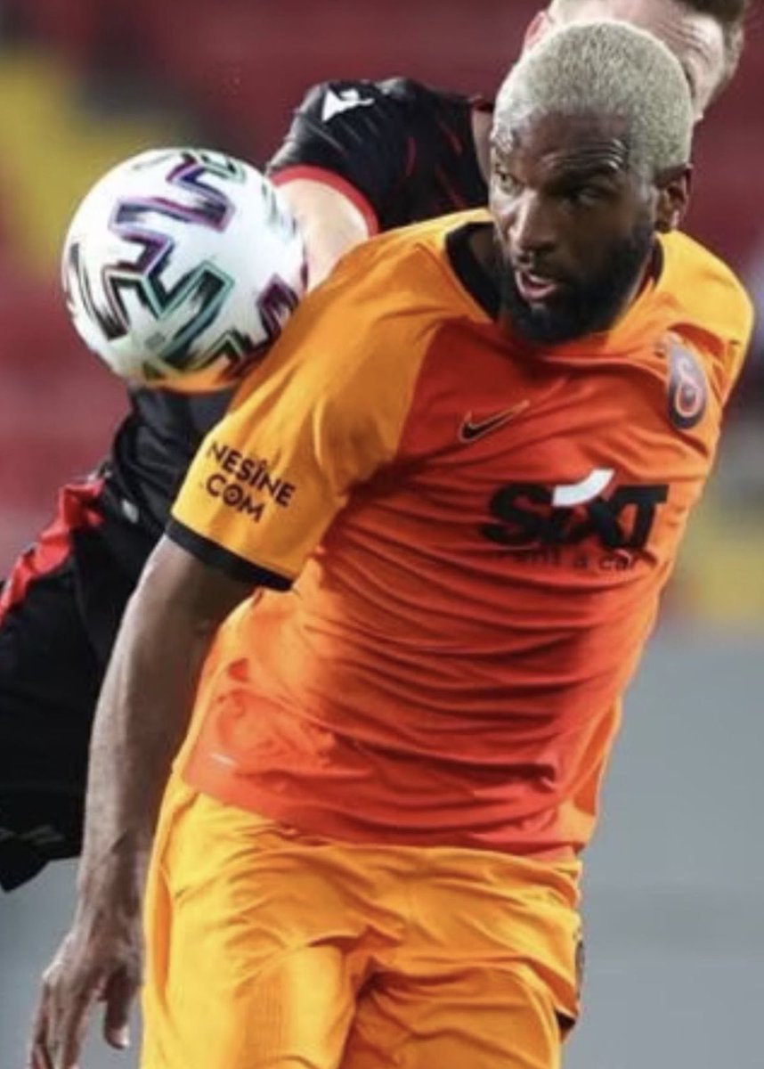 1 golle şampiyonluk kaybettiğimiz sezon gol iptaline neden olan elle oynama :)