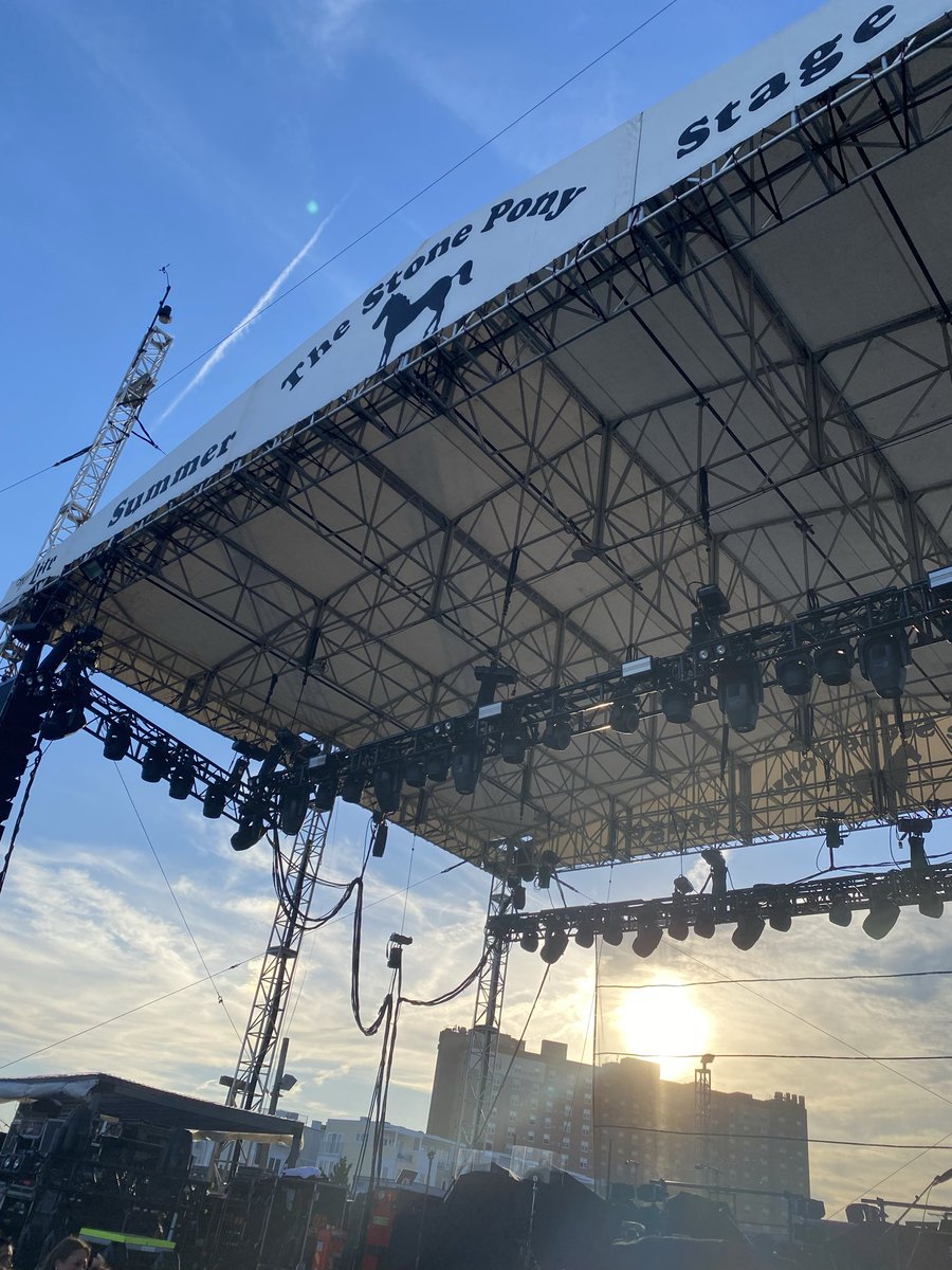 Captain Arlo tweet media