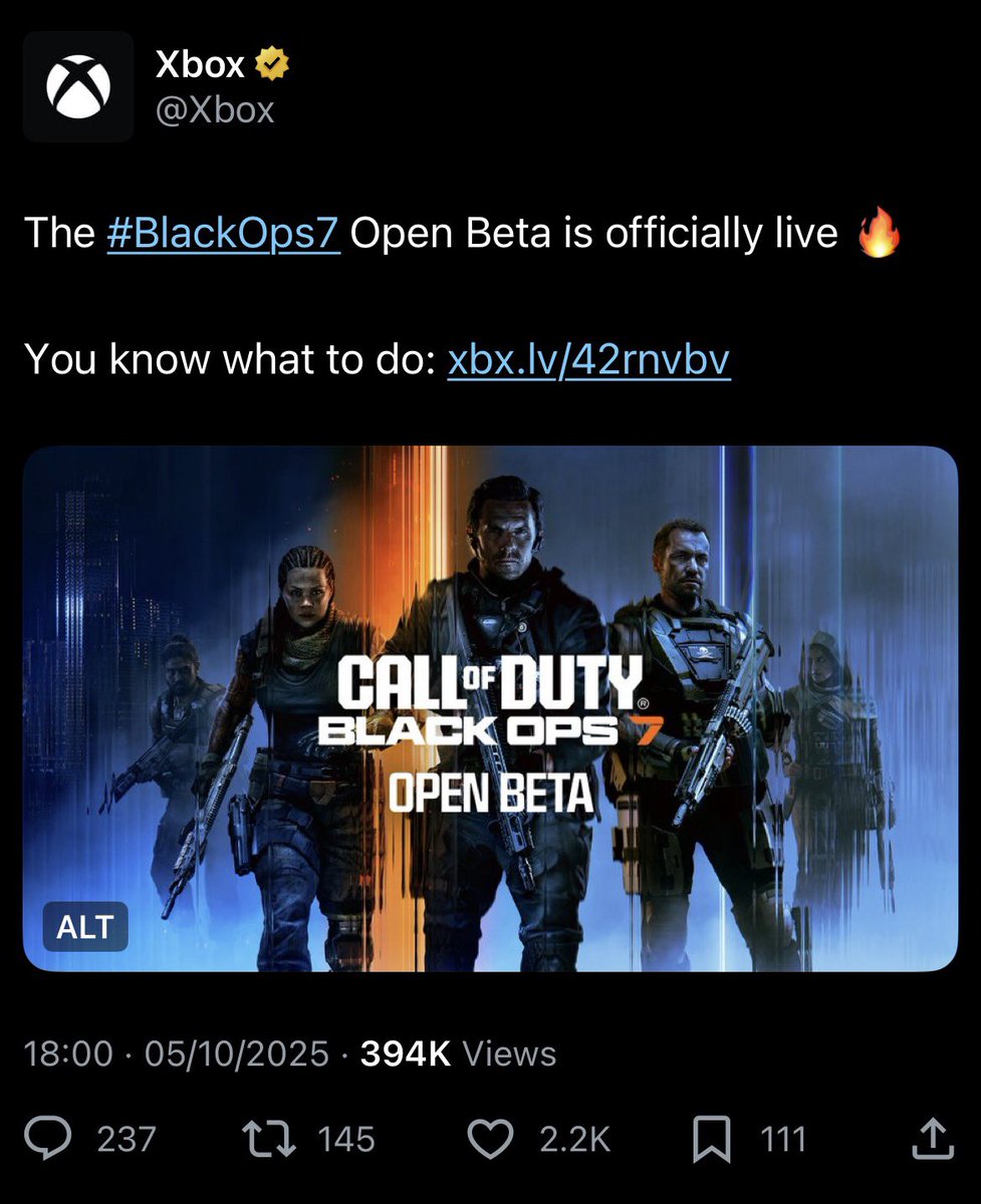 Mahelx's tweet image. Xbox getting clowned: a short story