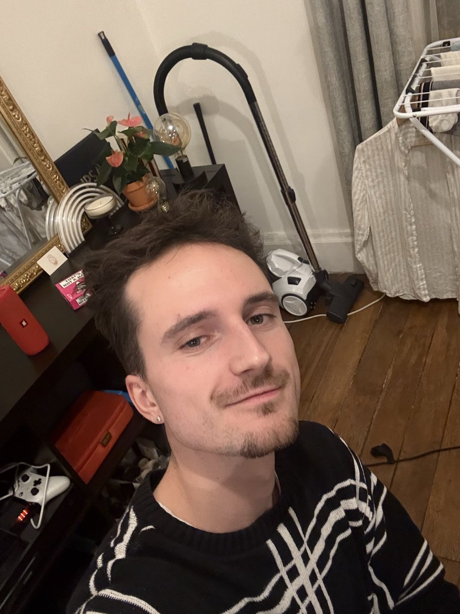 val ☄️ tweet media