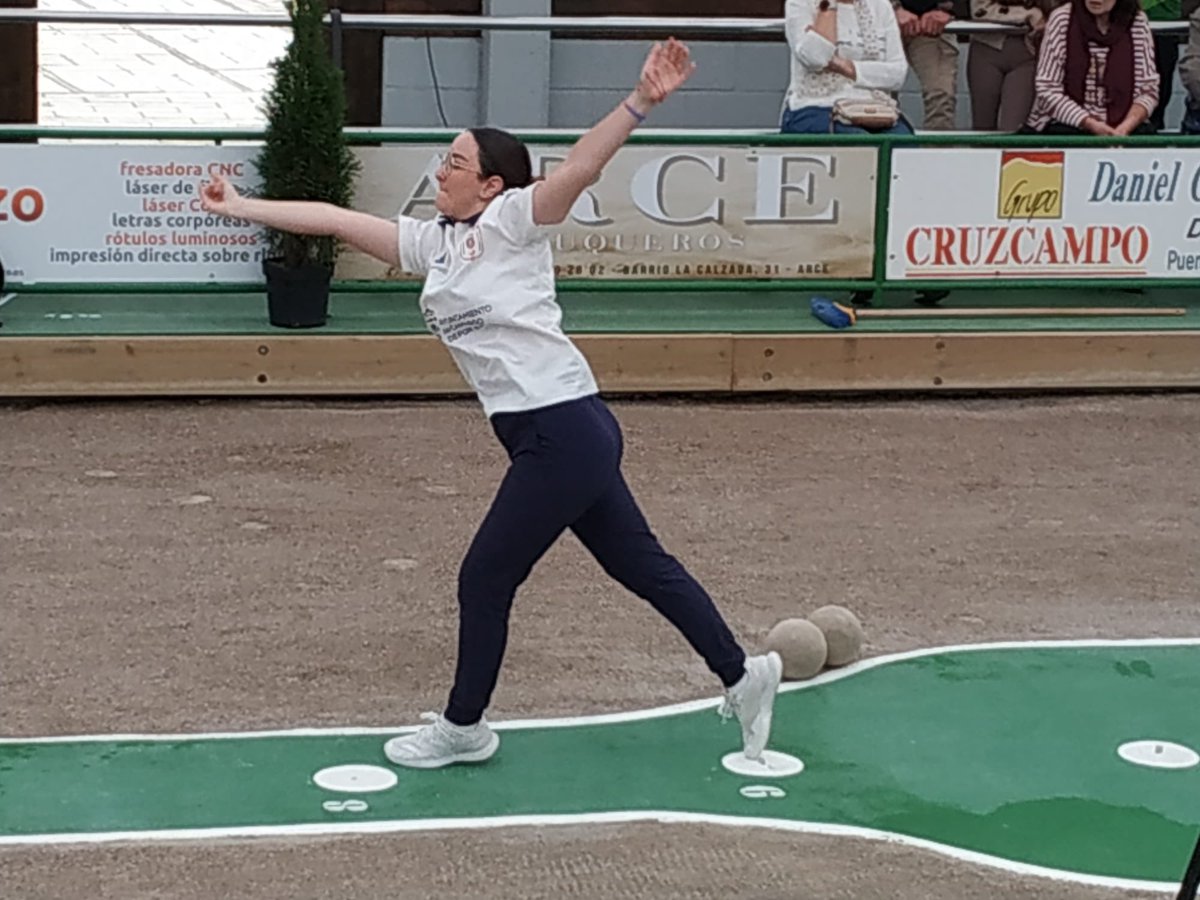 javiernoriegago's tweet photo. Interesante torneo mixto de #BoloPalma al que hoy domingo hemos asistido en #PuenteArce #Cantabria #Deporte
#Tradiciones #DeporteAutóctono #Bolos https://t.co/OQy0yZ6YmO