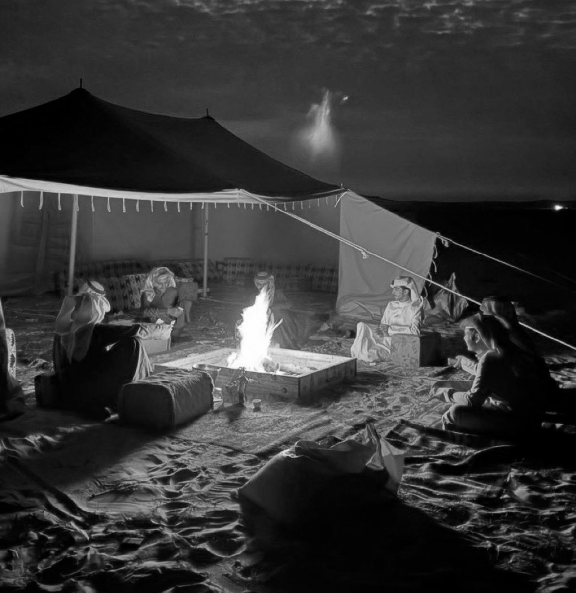 القمر والليل والبر والقلب النظيف
     عندنا يالبدو تعني حياةٍ ثانيه