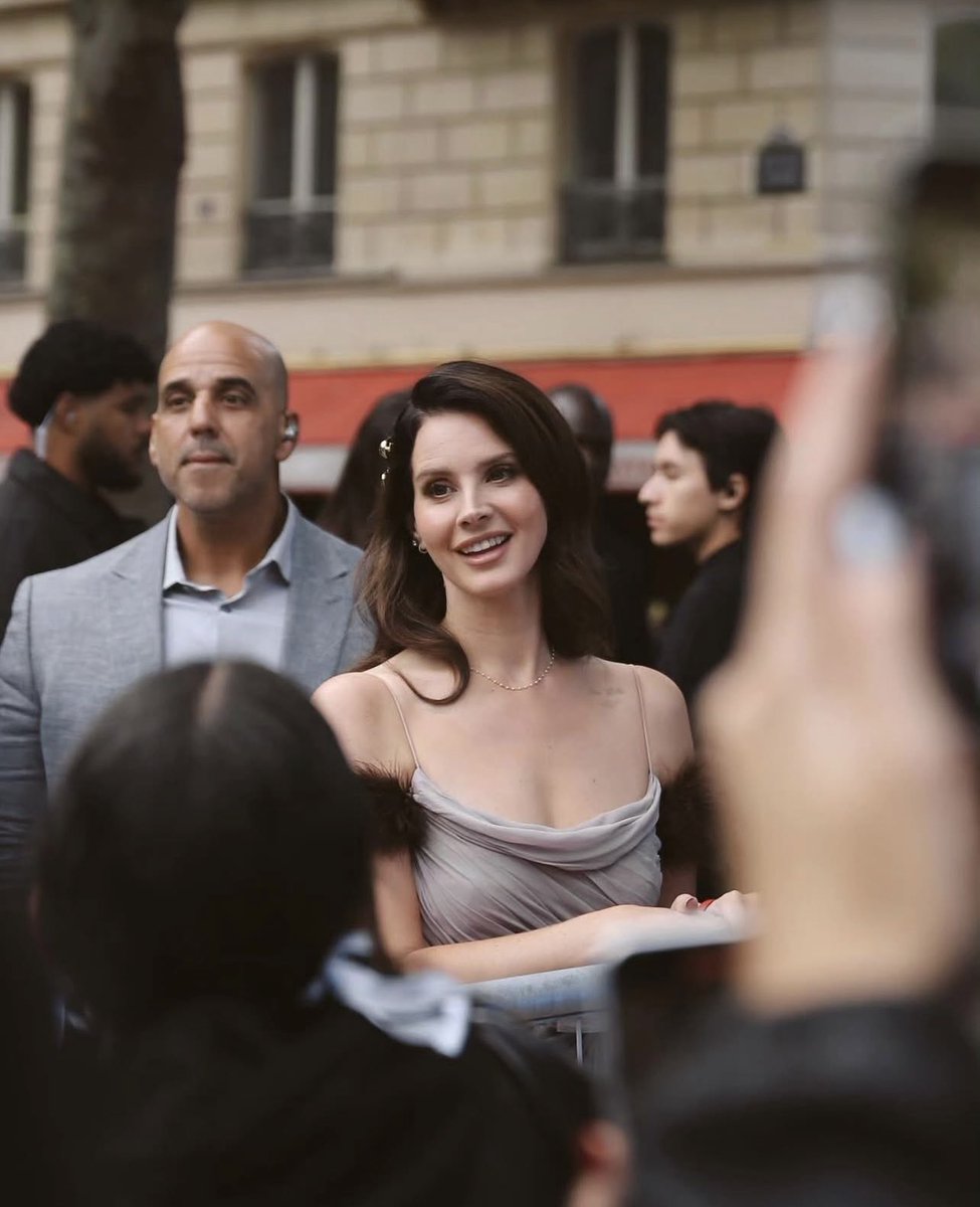 December_and_me's tweet image. But I thought Grannyzealia said Lana is getting old??