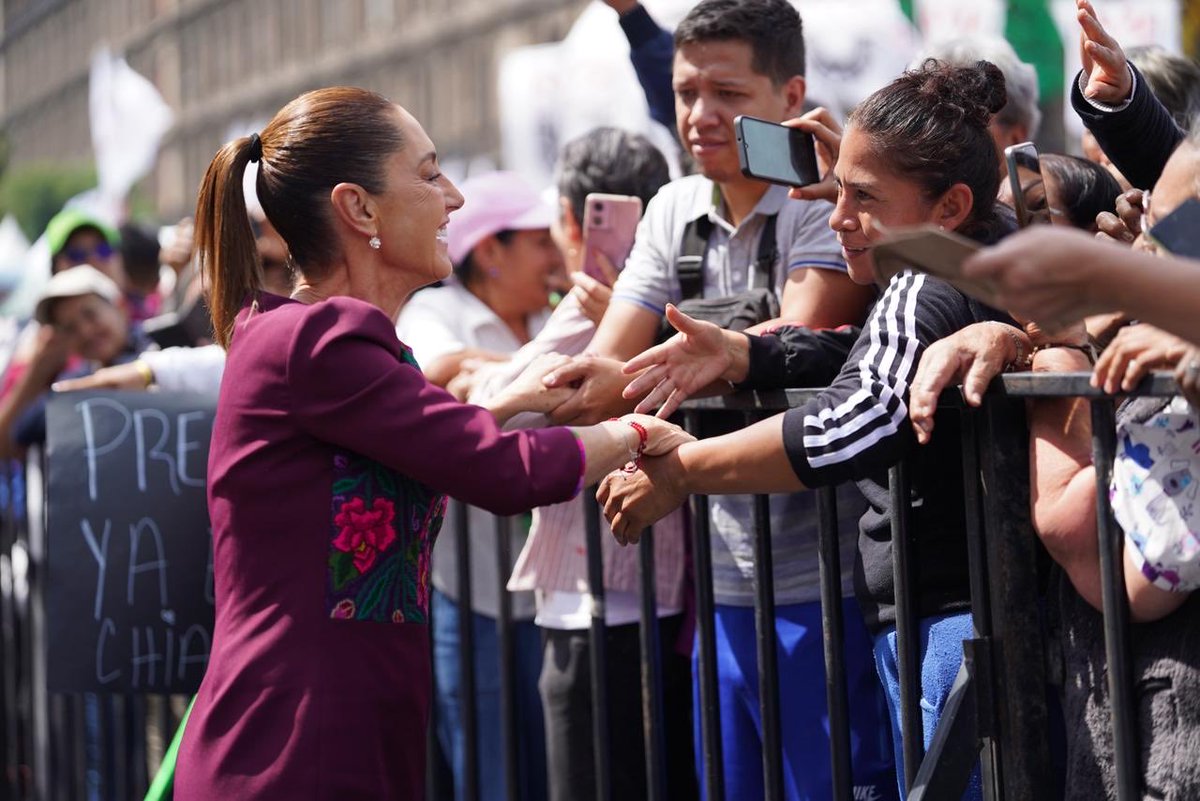 Es un honor haber acompañado esta mañana a nuestra Presidenta  <a href="/Claudiashein/">Claudia Sheinbaum Pardo</a> en la celebración de su primer año de gobierno desde el Zócalo. 🇲🇽✨

#LaTransformacionAvanza con compromiso, entrega y la visión de construir un #México libre, justo y soberano, donde el bienestar
