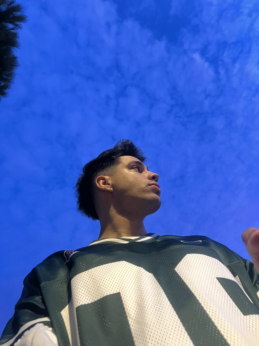 Me hice esta foto el otro día y me veía guapo 💜