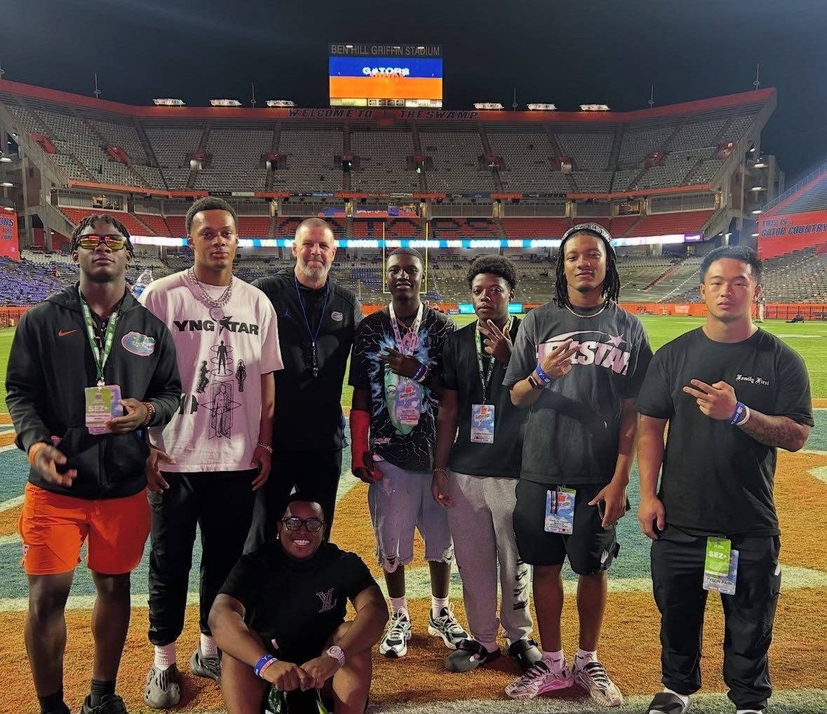 zayrossjr22's tweet photo. Had a amazing day in the swamp 🐊 with my guy @tranardroberts1 @katieturner0087 @marcinko_nick @CoachBillyG @CormaniMcClain2 @VB3_9 @CoachDae1 @onlygators @CoachVB_ESM @CoachDWilson7 https://t.co/dbZrDXMDpl