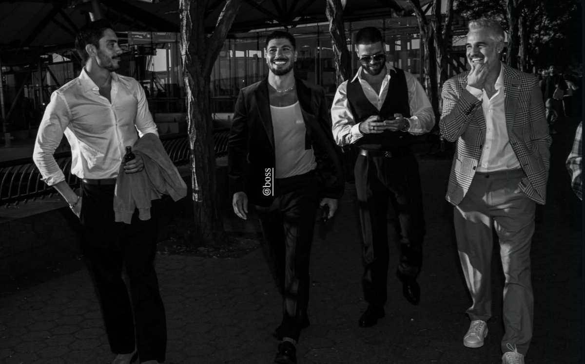 jorgelosanews's tweet image. #NYC @boss Iván Amozurrutia @Ivan_Amoz Jorge Losa @jorgelosaactor Uriel del Toro @urieldeltoro y Juan Pablo Medina. #bossrecognizeboss #bossbottledbeyond #boss #jorgelosa #jorgelosaactor #Actor #Modelo #Cantante