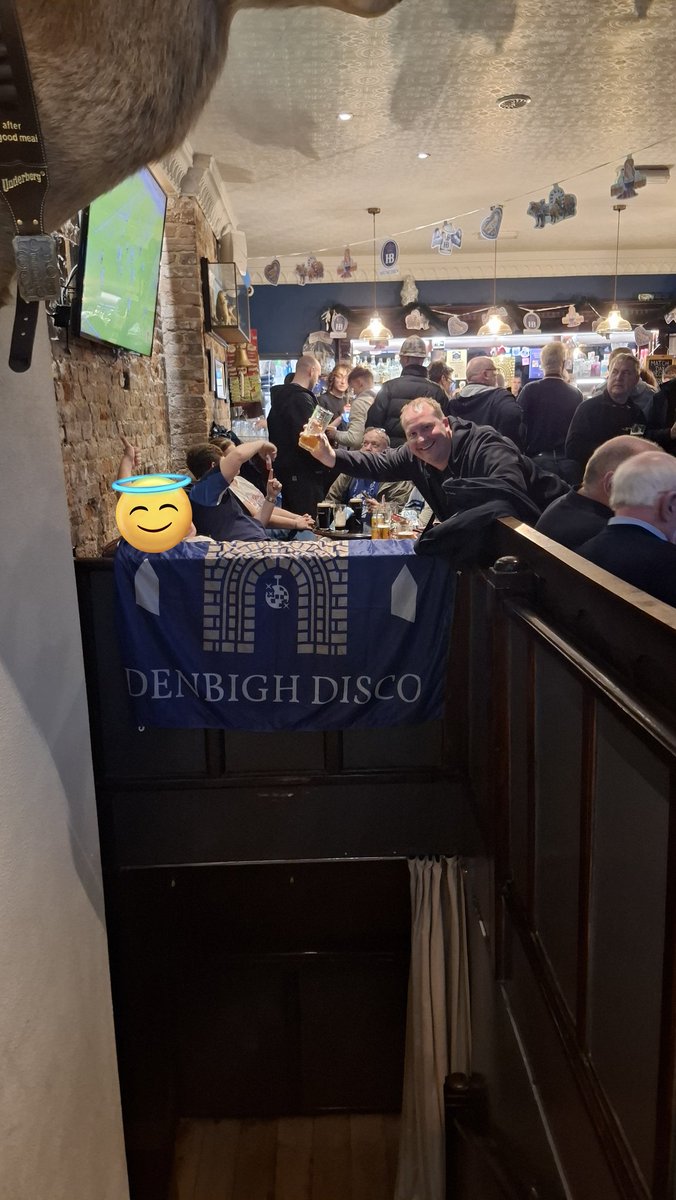 scaredofbones's tweet image. Also, you KNOW it went off @DenbighCastl 💙🕺