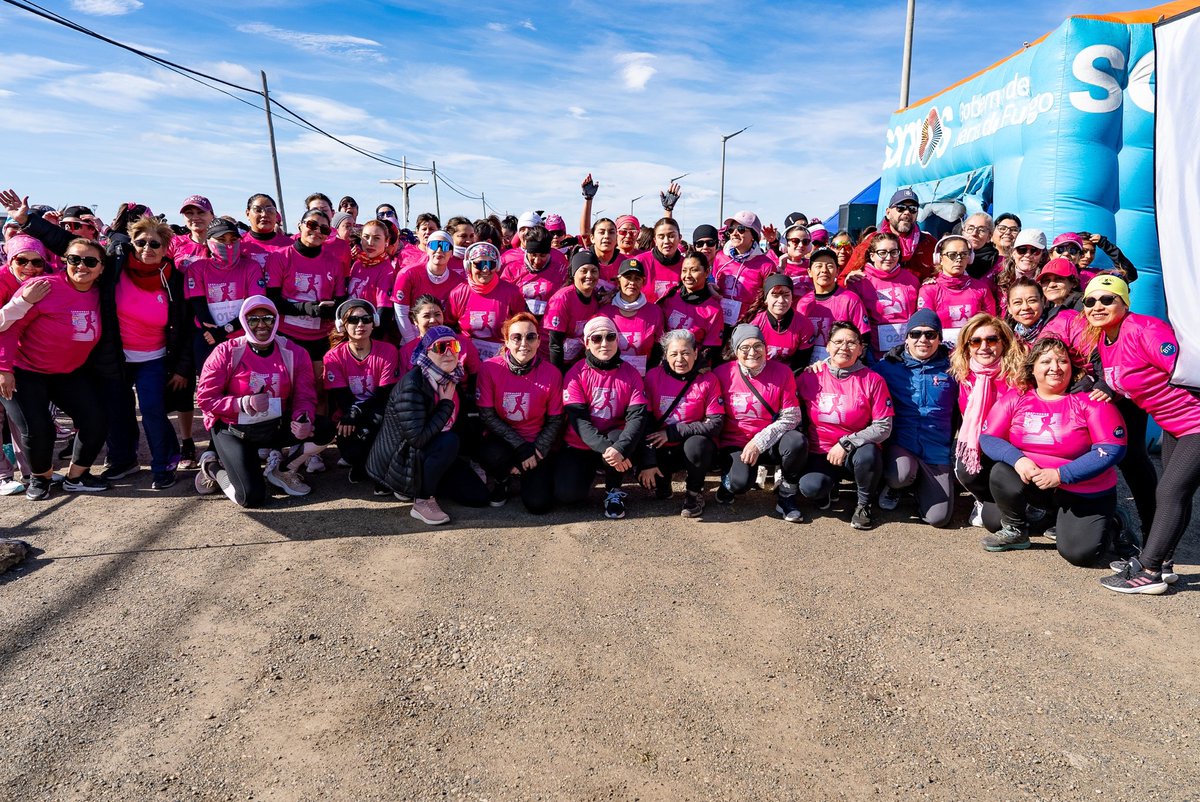 #OctubreRosa es conciencia, acción y esperanza.
Este mes nos recuerda la importancia de cuidarnos y acompañar: madres, hijas, hermanas, amigas.
Los controles médicos anuales salvan vidas.