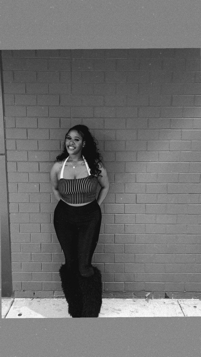 _vnylaa's tweet image. Picture me cuttin b!tches slack 🫦