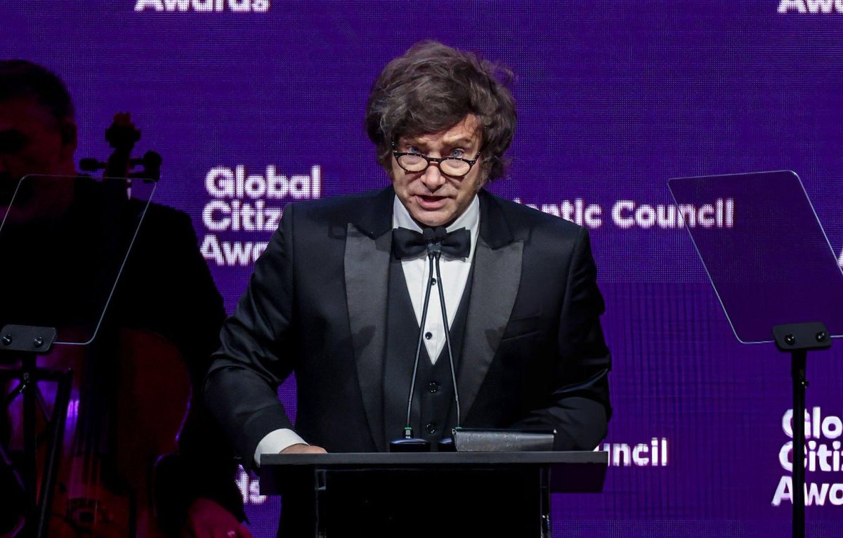 nnairob's tweet image. Arjantin başkanı Javier Milei&apos;nin 22 ay içinde gerçekleştirdiği icraatler:

✅ Aylık enflasyon %25,5&apos;ten %1,9&apos;a düştü.

✅ Yıllık enflasyon %211,4&apos;ten %33,6&apos;ya düştü.

✅ Yoksulluk oranı %52,9&apos;dan %31,6&apos;ya geriledi.

✅ Bütçe açığı kapatıldı.

✅ 50.000&apos;den fazla kamu çalışanı…