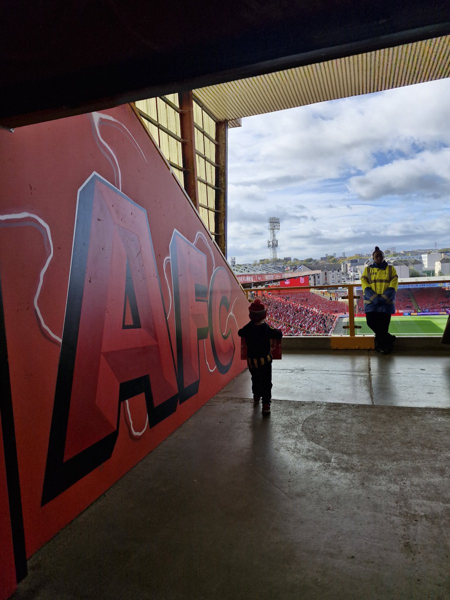 Some game for the wee man's 1st game, ABERDEEN ALLEZ ALLEZ ALLEZ stuck in his head, thanks to <a href="/KrankyMum67/">Aleen Shinnie</a> and the rest of the supporter team throughout the day to make it extra special 😎
