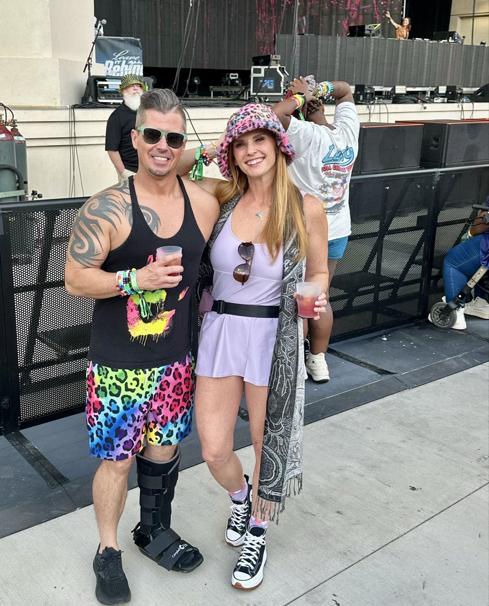 Not even a torn calf muscle could keep me from having the bestest time with my amazing wife and great friends in Alabama at the Breakaway Music Festival. #UntilNextTime #livin