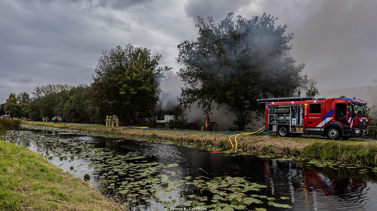 112 melding Grote uitslaande brand verwoest leegstaande molen in Bleiswijk